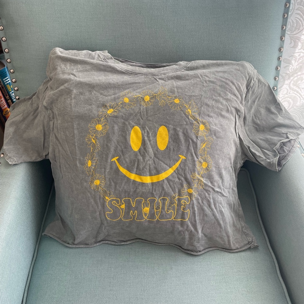 Cute “Smile” Cropped Tee